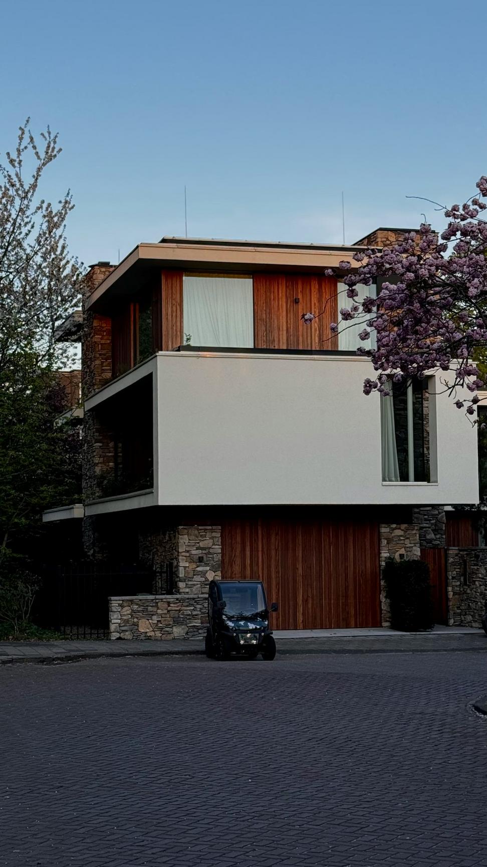 Modern Luxury Residence